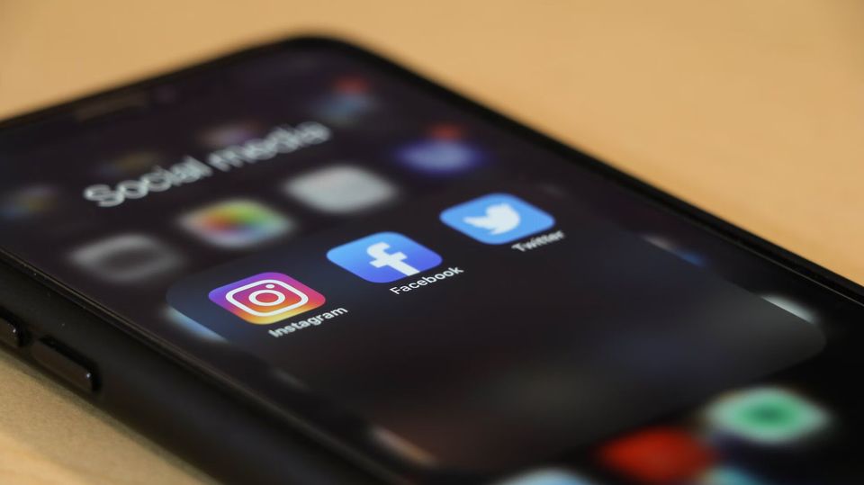 Social media apps on an iPhone